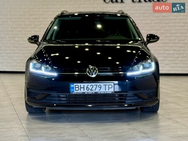 Черный Фольксваген Гольф, объемом двигателя 1.6 л и пробегом 192 тыс. км за 13999 $, фото 1 на Automoto.ua