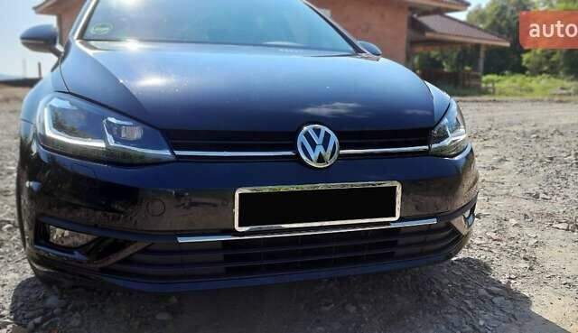 Черный Фольксваген Гольф, объемом двигателя 1.6 л и пробегом 105 тыс. км за 15999 $, фото 1 на Automoto.ua