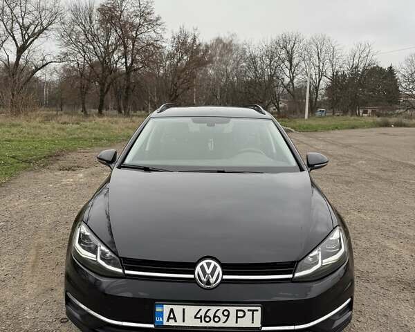 Черный Фольксваген Гольф, объемом двигателя 1.97 л и пробегом 270 тыс. км за 14300 $, фото 1 на Automoto.ua
