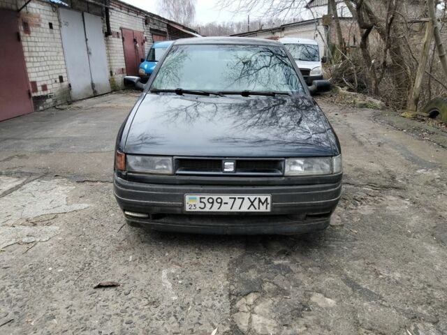 Черный Фольксваген Гольф, объемом двигателя 2 л и пробегом 1000 тыс. км за 500 $, фото 1 на Automoto.ua