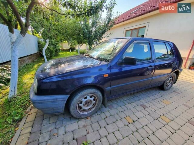 Фиолетовый Фольксваген Гольф, объемом двигателя 1.4 л и пробегом 300 тыс. км за 1500 $, фото 1 на Automoto.ua