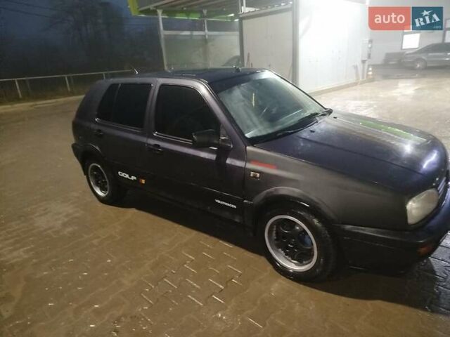 Фиолетовый Фольксваген Гольф, объемом двигателя 1.8 л и пробегом 200 тыс. км за 1200 $, фото 1 на Automoto.ua