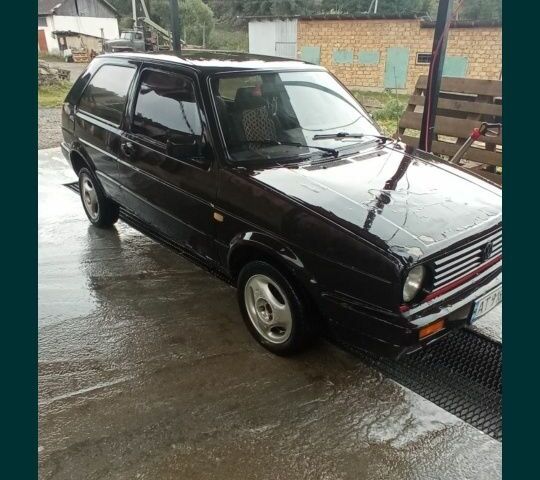 Коричневый Фольксваген Гольф, объемом двигателя 1.8 л и пробегом 400 тыс. км за 250 $, фото 1 на Automoto.ua