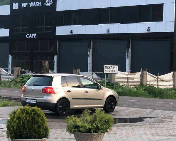 Коричневый Фольксваген Гольф, объемом двигателя 1.4 л и пробегом 310 тыс. км за 4000 $, фото 1 на Automoto.ua