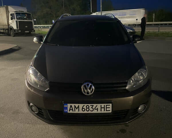 Коричневый Фольксваген Гольф, объемом двигателя 1.6 л и пробегом 313 тыс. км за 7600 $, фото 1 на Automoto.ua