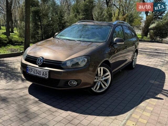 Коричневый Фольксваген Гольф, объемом двигателя 1.39 л и пробегом 225 тыс. км за 8500 $, фото 1 на Automoto.ua