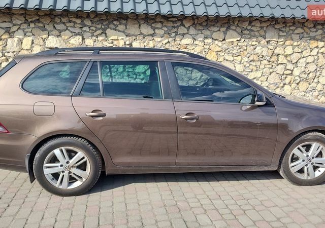 Коричневый Фольксваген Гольф, объемом двигателя 1.6 л и пробегом 329 тыс. км за 6700 $, фото 1 на Automoto.ua
