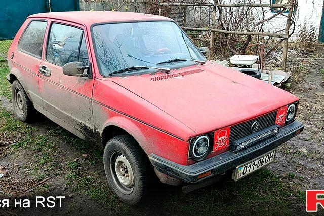 Красный Фольксваген Гольф, объемом двигателя 1.6 л и пробегом 430 тыс. км за 600 $, фото 1 на Automoto.ua