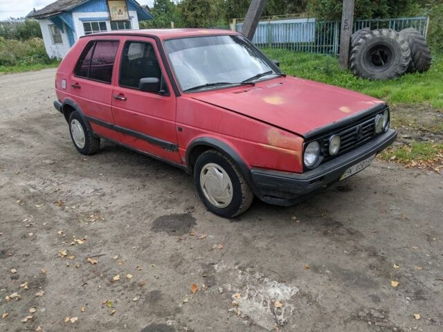 Красный Фольксваген Гольф, объемом двигателя 1.3 л и пробегом 320 тыс. км за 700 $, фото 1 на Automoto.ua