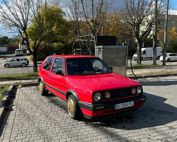 Червоний Фольксваген Гольф, об'ємом двигуна 1.6 л та пробігом 357 тис. км за 2800 $, фото 1 на Automoto.ua