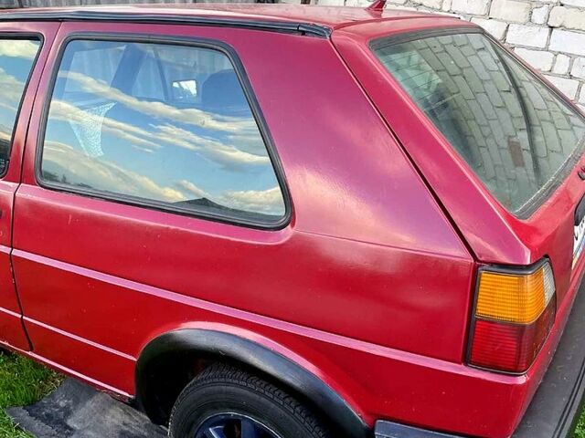 Красный Фольксваген Гольф, объемом двигателя 1.8 л и пробегом 0 тыс. км за 750 $, фото 1 на Automoto.ua