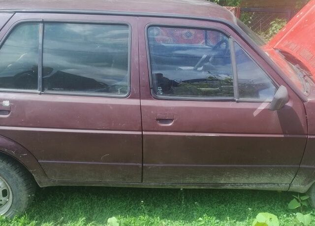 Червоний Фольксваген Гольф, об'ємом двигуна 1.8 л та пробігом 350 тис. км за 650 $, фото 1 на Automoto.ua