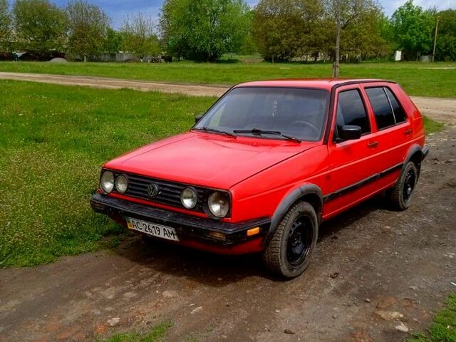 Красный Фольксваген Гольф, объемом двигателя 1.6 л и пробегом 100 тыс. км за 1000 $, фото 1 на Automoto.ua
