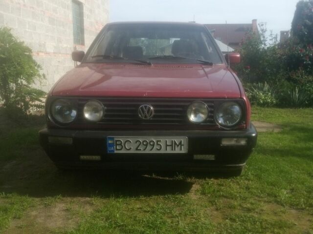 Красный Фольксваген Гольф, объемом двигателя 1.6 л и пробегом 340 тыс. км за 1000 $, фото 1 на Automoto.ua