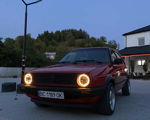 Красный Фольксваген Гольф, объемом двигателя 1.6 л и пробегом 352 тыс. км за 1999 $, фото 1 на Automoto.ua