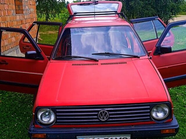 Червоний Фольксваген Гольф, об'ємом двигуна 1.3 л та пробігом 370 тис. км за 2000 $, фото 1 на Automoto.ua