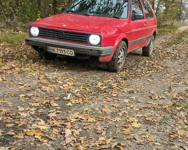 Красный Фольксваген Гольф, объемом двигателя 1.59 л и пробегом 400 тыс. км за 750 $, фото 1 на Automoto.ua