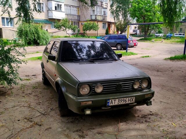 Красный Фольксваген Гольф, объемом двигателя 1.8 л и пробегом 330 тыс. км за 1250 $, фото 1 на Automoto.ua
