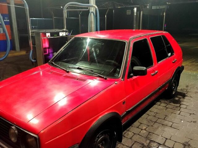 Красный Фольксваген Гольф, объемом двигателя 1.3 л и пробегом 0 тыс. км за 1500 $, фото 1 на Automoto.ua