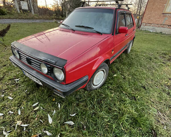 Красный Фольксваген Гольф, объемом двигателя 1.6 л и пробегом 427 тыс. км за 2100 $, фото 1 на Automoto.ua