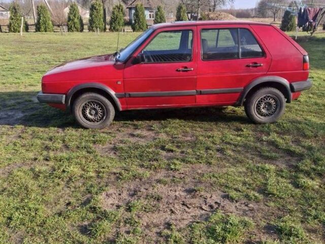 Червоний Фольксваген Гольф, об'ємом двигуна 1.6 л та пробігом 250 тис. км за 2000 $, фото 1 на Automoto.ua