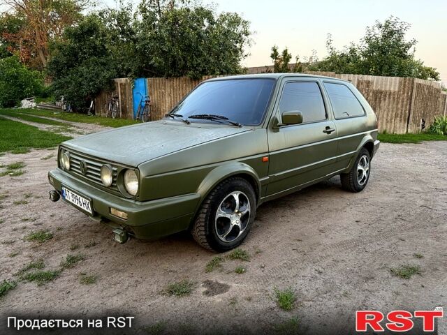 Красный Фольксваген Гольф, объемом двигателя 1.8 л и пробегом 100 тыс. км за 1150 $, фото 1 на Automoto.ua