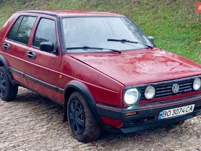 Красный Фольксваген Гольф, объемом двигателя 1.6 л и пробегом 300 тыс. км за 690 $, фото 1 на Automoto.ua