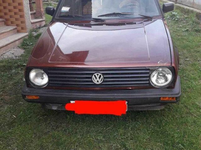 Красный Фольксваген Гольф, объемом двигателя 1.3 л и пробегом 210 тыс. км за 828 $, фото 1 на Automoto.ua