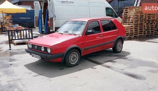 Красный Фольксваген Гольф, объемом двигателя 1.59 л и пробегом 300 тыс. км за 2100 $, фото 1 на Automoto.ua