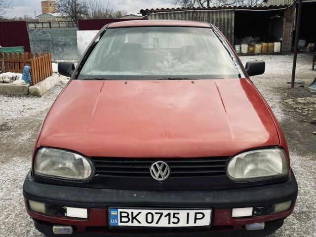 Красный Фольксваген Гольф, объемом двигателя 1.8 л и пробегом 199 тыс. км за 1272 $, фото 1 на Automoto.ua