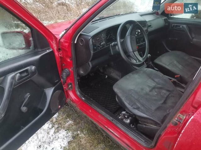 Червоний Фольксваген Гольф, об'ємом двигуна 1.4 л та пробігом 123 тис. км за 1250 $, фото 1 на Automoto.ua