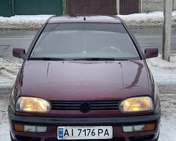 Красный Фольксваген Гольф, объемом двигателя 1.4 л и пробегом 142 тыс. км за 1900 $, фото 1 на Automoto.ua