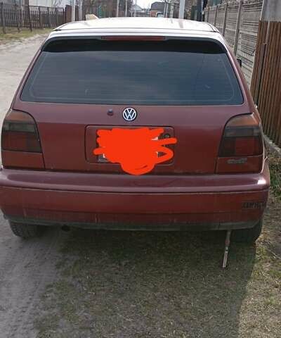 Красный Фольксваген Гольф, объемом двигателя 1.78 л и пробегом 250 тыс. км за 2200 $, фото 1 на Automoto.ua