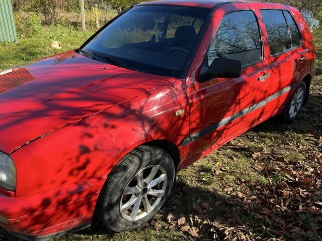 Червоний Фольксваген Гольф, об'ємом двигуна 1.6 л та пробігом 135 тис. км за 2200 $, фото 1 на Automoto.ua