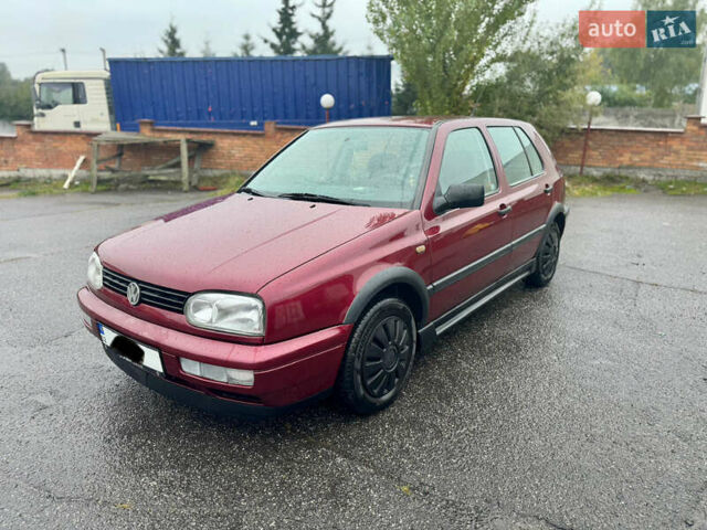 Красный Фольксваген Гольф, объемом двигателя 1.4 л и пробегом 125 тыс. км за 3500 $, фото 1 на Automoto.ua