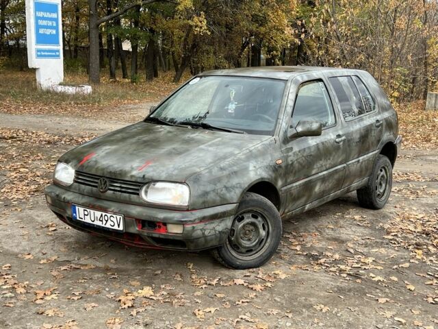 Красный Фольксваген Гольф, объемом двигателя 0 л и пробегом 24 тыс. км за 799 $, фото 1 на Automoto.ua