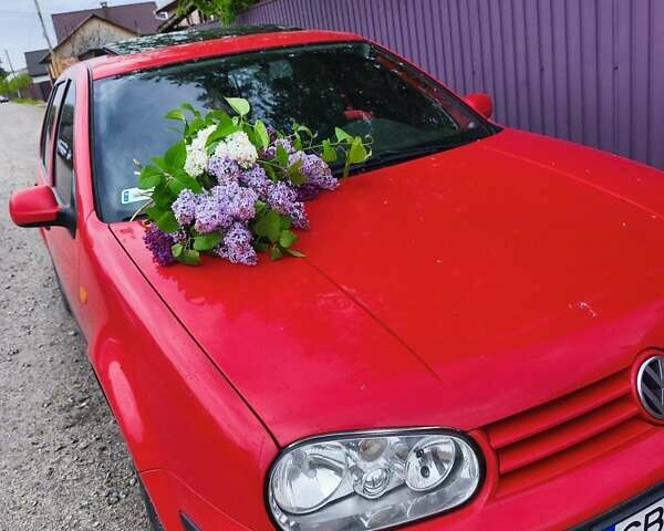 Красный Фольксваген Гольф, объемом двигателя 1.4 л и пробегом 300 тыс. км за 4100 $, фото 1 на Automoto.ua