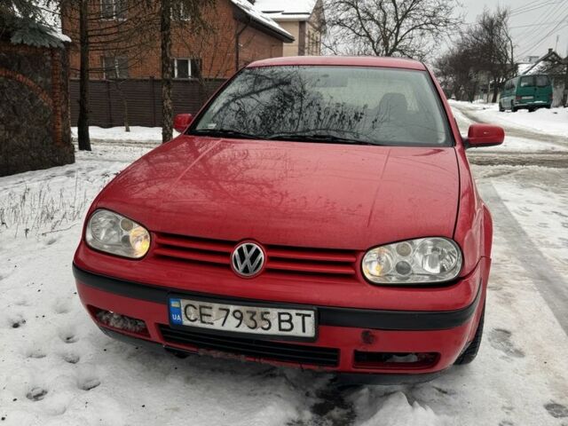 Красный Фольксваген Гольф, объемом двигателя 1.4 л и пробегом 380 тыс. км за 2000 $, фото 1 на Automoto.ua