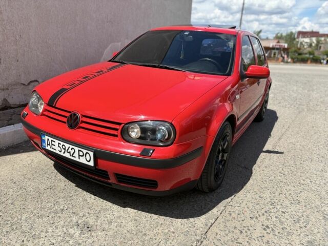 Красный Фольксваген Гольф, объемом двигателя 1.6 л и пробегом 220 тыс. км за 4300 $, фото 1 на Automoto.ua