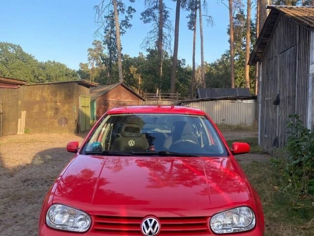 Красный Фольксваген Гольф, объемом двигателя 1.4 л и пробегом 270 тыс. км за 3000 $, фото 1 на Automoto.ua