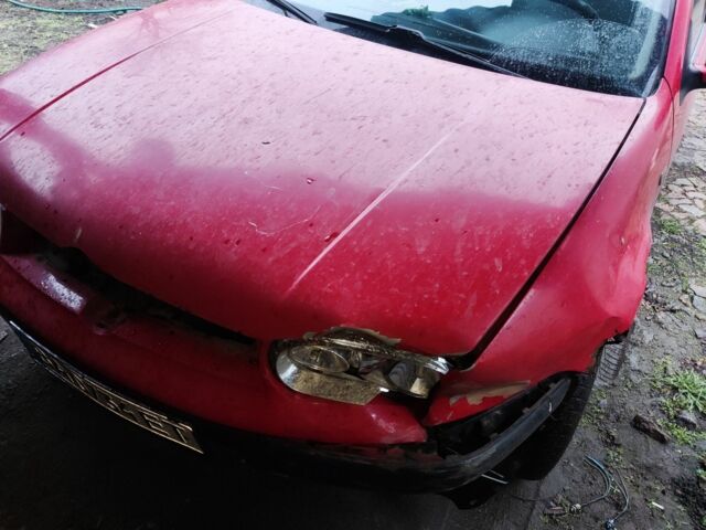 Красный Фольксваген Гольф, объемом двигателя 1.4 л и пробегом 280 тыс. км за 2300 $, фото 1 на Automoto.ua