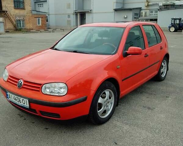 Червоний Фольксваген Гольф, об'ємом двигуна 1.39 л та пробігом 305 тис. км за 2800 $, фото 1 на Automoto.ua