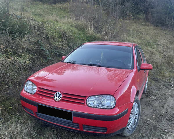 Красный Фольксваген Гольф, объемом двигателя 1.39 л и пробегом 272 тыс. км за 3600 $, фото 1 на Automoto.ua