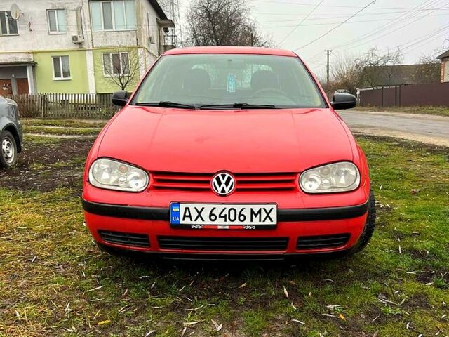 Красный Фольксваген Гольф, объемом двигателя 1.6 л и пробегом 250 тыс. км за 2900 $, фото 1 на Automoto.ua