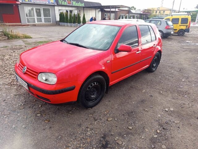 Красный Фольксваген Гольф, объемом двигателя 1.6 л и пробегом 310 тыс. км за 2800 $, фото 1 на Automoto.ua