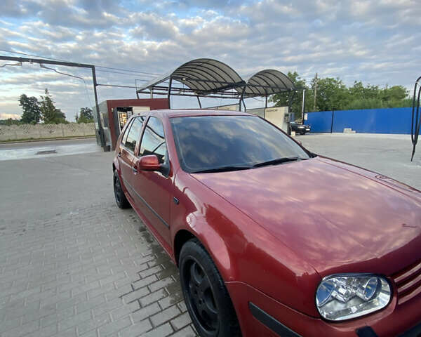 Червоний Фольксваген Гольф, об'ємом двигуна 1.39 л та пробігом 202 тис. км за 3100 $, фото 1 на Automoto.ua