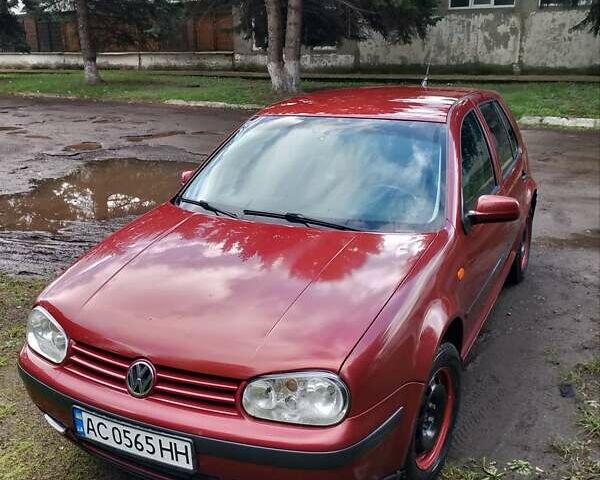 Червоний Фольксваген Гольф, об'ємом двигуна 1.6 л та пробігом 370 тис. км за 2900 $, фото 1 на Automoto.ua