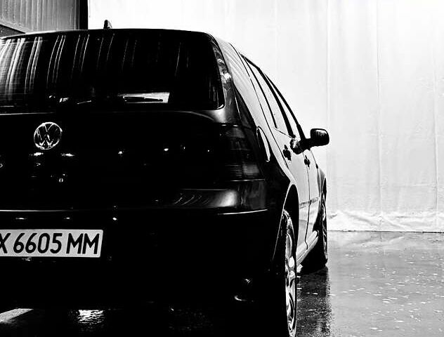 Красный Фольксваген Гольф, объемом двигателя 1.6 л и пробегом 349 тыс. км за 1500 $, фото 1 на Automoto.ua