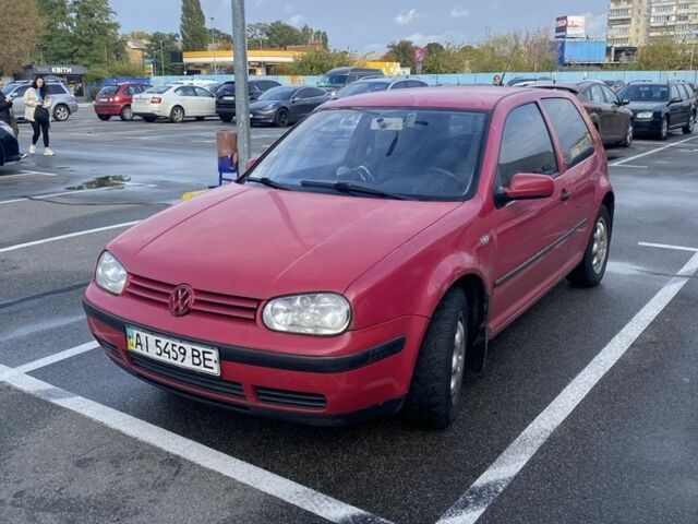 Красный Фольксваген Гольф, объемом двигателя 1.6 л и пробегом 400 тыс. км за 2400 $, фото 1 на Automoto.ua