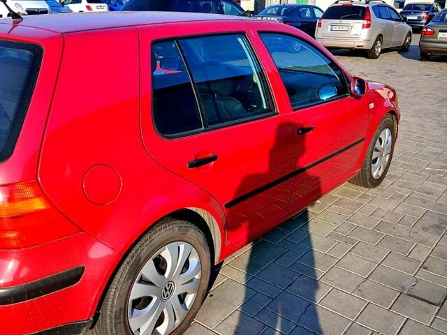 Красный Фольксваген Гольф, объемом двигателя 1.4 л и пробегом 168 тыс. км за 3850 $, фото 1 на Automoto.ua